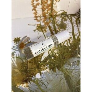 The Lyfestyle Co. Cuticle Oil Roll On 10ml NWOB